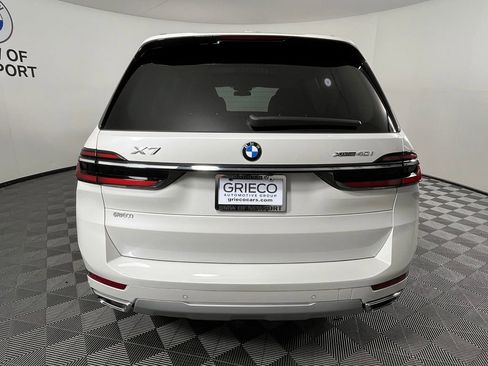 Used 2024 BMW X7 xDrive40i w/ Premium Package image 11