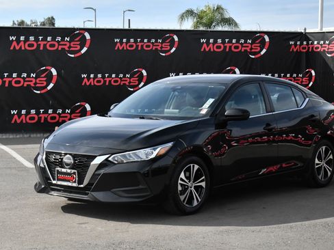 Used 2023 Nissan Sentra SV image 3