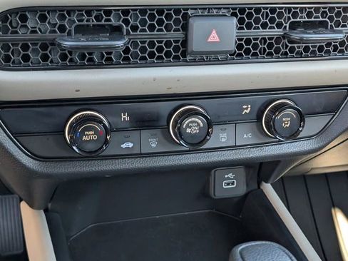 Used 2025 Honda HR-V LX image 26