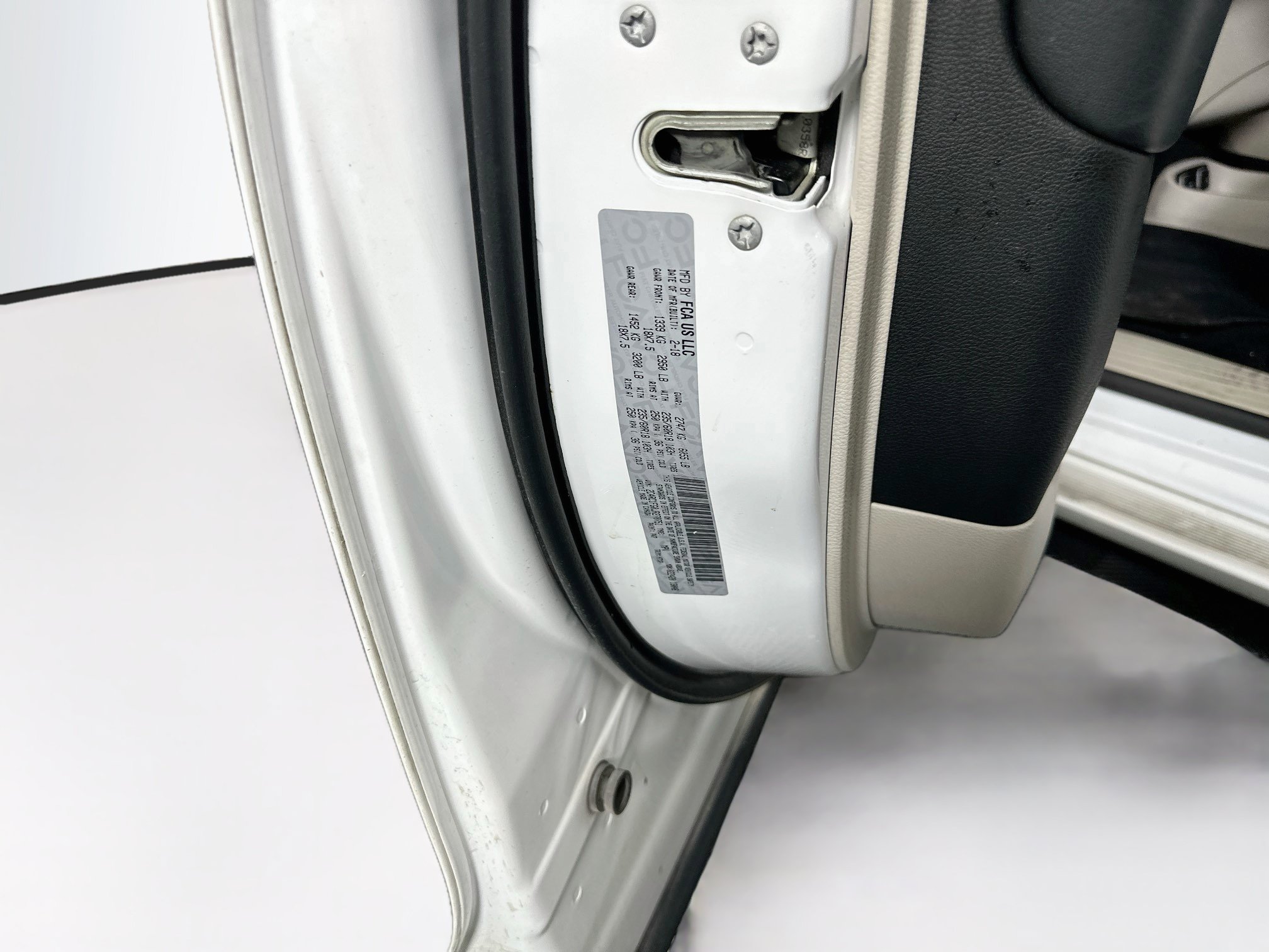 Used 2018 Chrysler Pacifica Touring Plus w/ Tire & Wheel Group FWD image 12