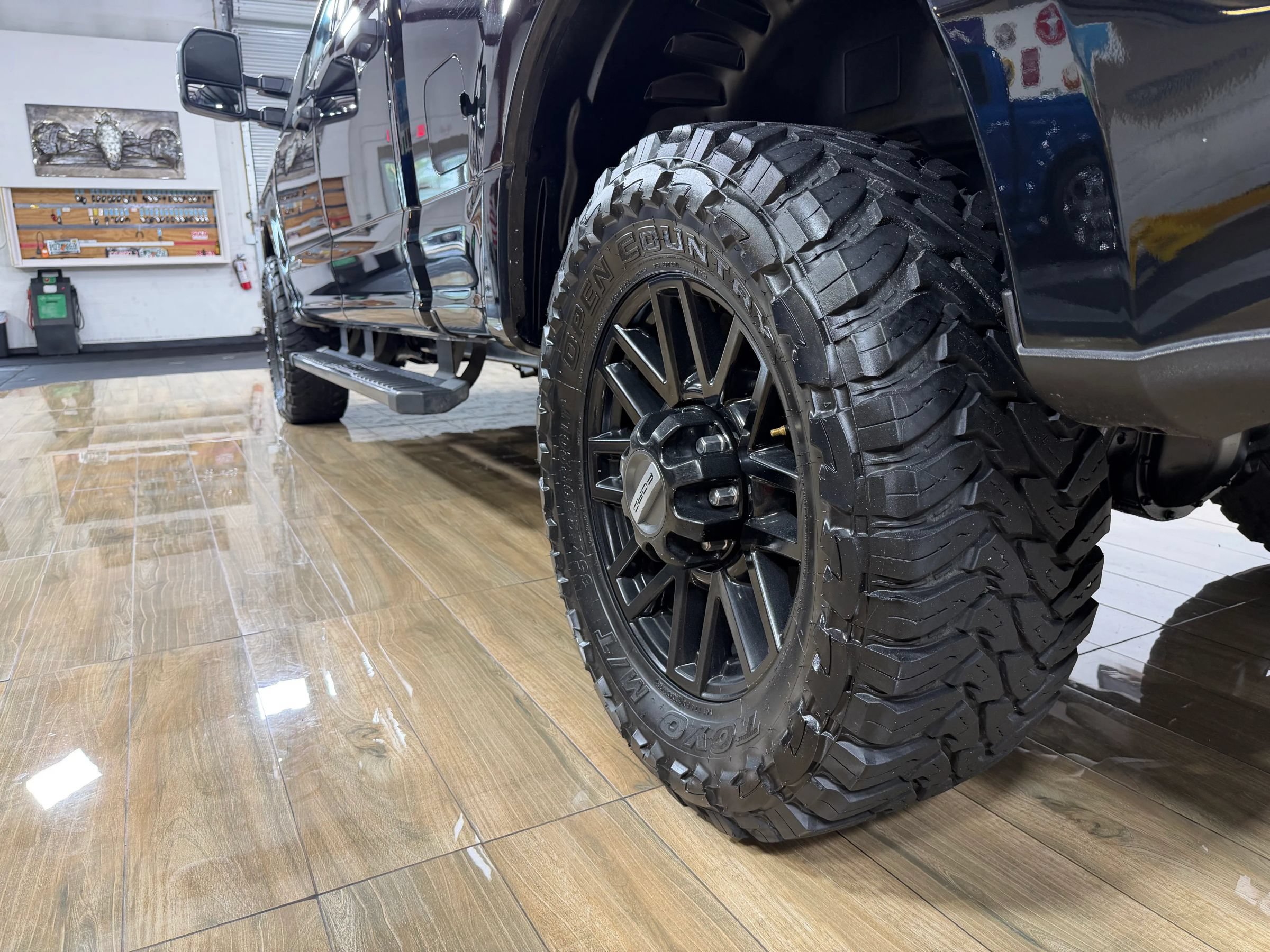 Used 2022 Ford F250 XLT w/ Black Appearance Package AWD/4WD image 10