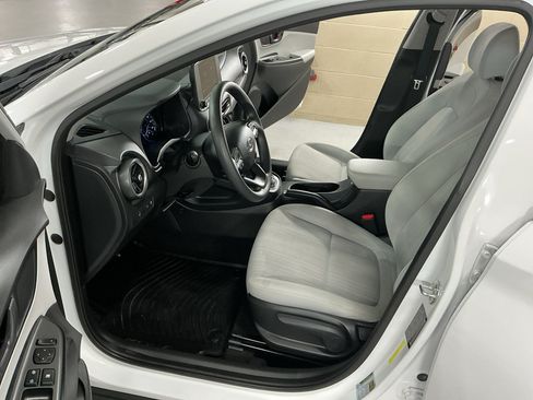 Certified 2022 Hyundai Kona SEL w/ Winter Weather Package FWD image 10