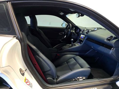 Used 2024 Porsche 718 Cayman GT4 image 10