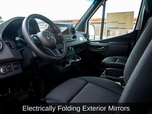 Used 2024 Mercedes-Benz Sprinter 144 Cargo image 40