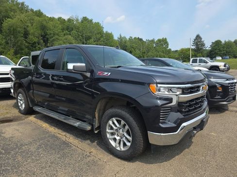 Used 2024 Chevrolet Silverado 1500 LT AWD/4WD image 4
