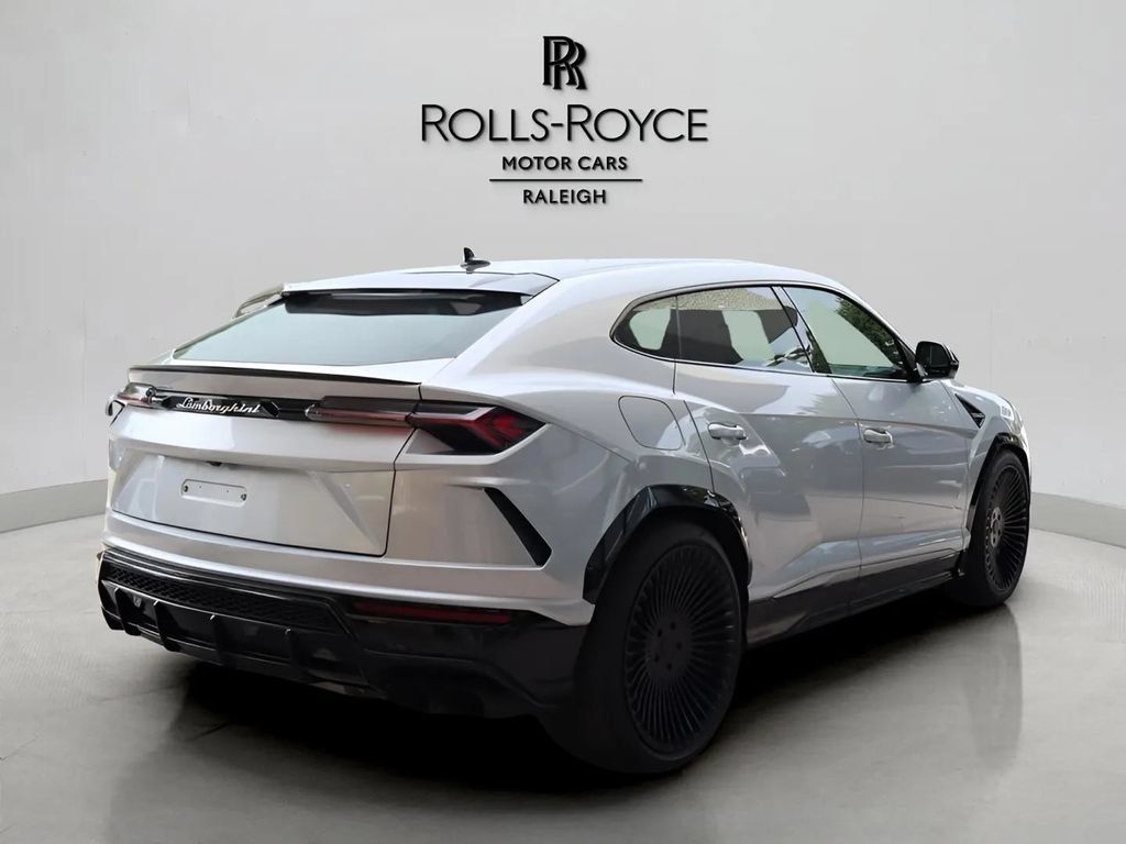 Used 2021 Lamborghini Urus AWD/4WD image 4