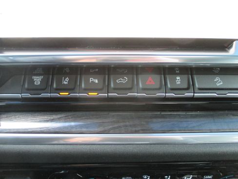 Used 2025 Chevrolet Silverado 2500 LTZ w/ LTZ Plus Package image 25