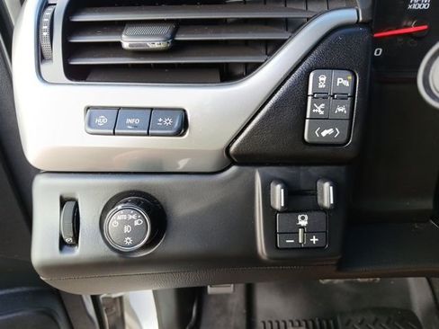 Used 2019 Chevrolet Suburban Premier w/ Premier Plus Edition RWD image 60