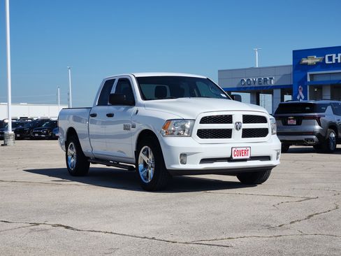 Used 2018 RAM 1500 Express RWD image 3
