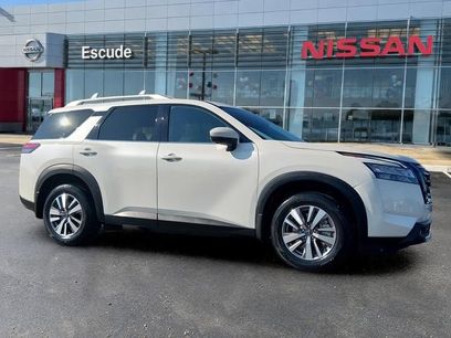 Certified 2023 Nissan Pathfinder SL w/ Lighting Package (N92)