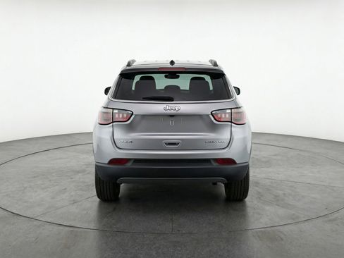 Used 2025 Jeep Compass Limited image 7