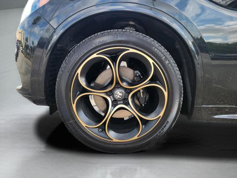 New 2025 Alfa Romeo Stelvio Sprint image 13