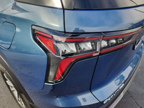 New 2026 Chevrolet Equinox LT w/ Convenience Package II image 8