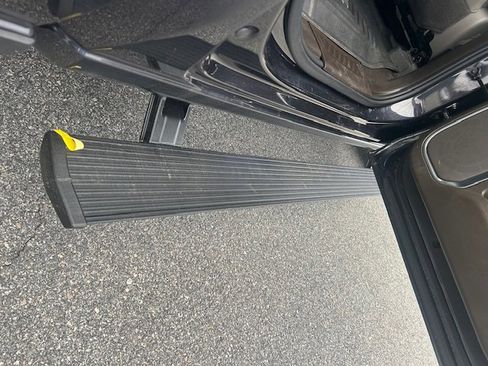 Used 2023 Chevrolet Silverado 1500 LTZ image 5