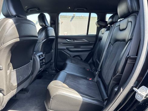 Used 2023 Jeep Grand Cherokee Altitude AWD/4WD image 27