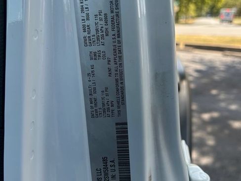 Used 2025 Jeep Wrangler Unlimited Rubicon 4xe w/ Convenience Group AWD/4WD image 14