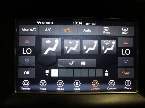 Used 2018 Jeep Grand Cherokee Laredo AWD/4WD image 19
