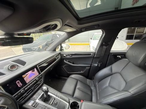 Used 2020 Porsche Macan AWD/4WD image 14