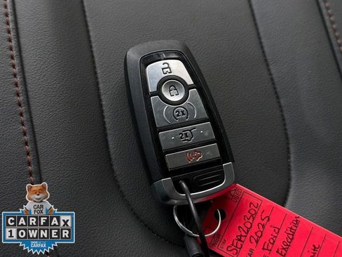 Used 2025 Ford Expedition Max Active AWD/4WD image 28