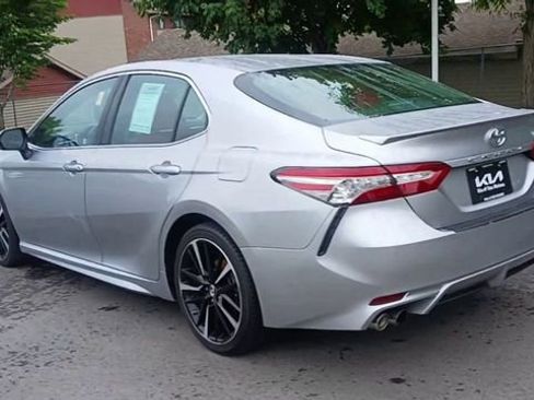 Used 2018 Toyota Camry XSE FWD image 9