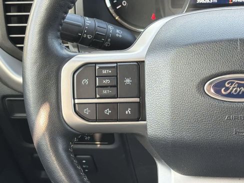 Used 2024 Ford Expedition Max XLT image 12