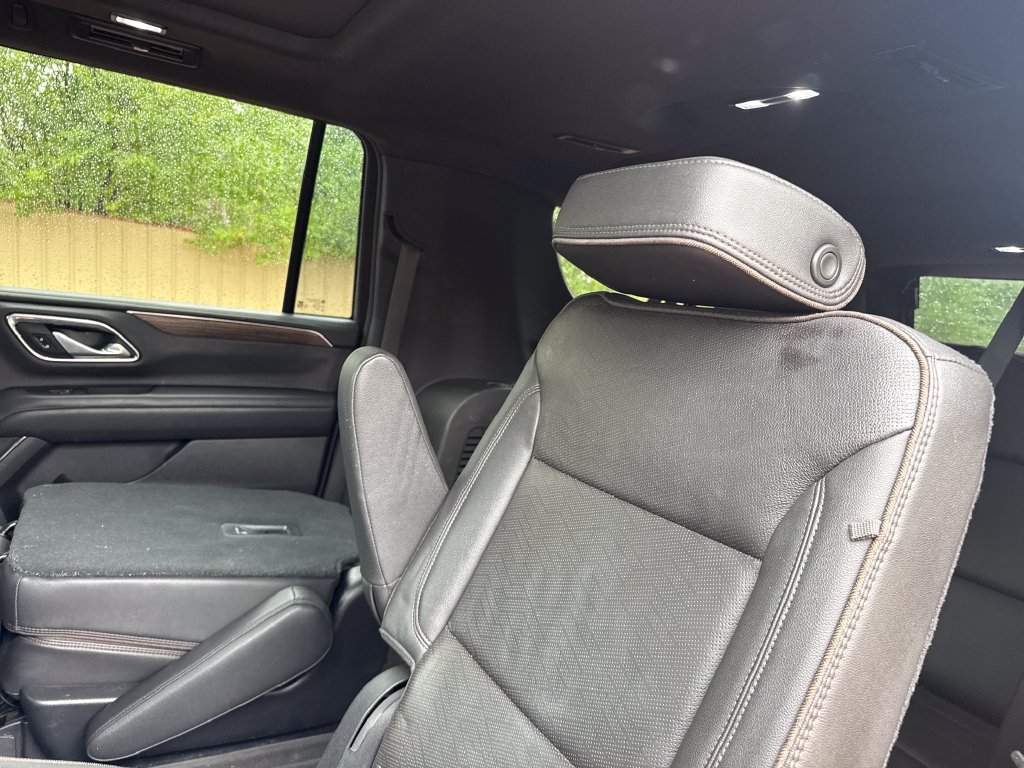 Used 2021 Chevrolet Suburban High Country w/ Premium Package 2 AWD/4WD image 18