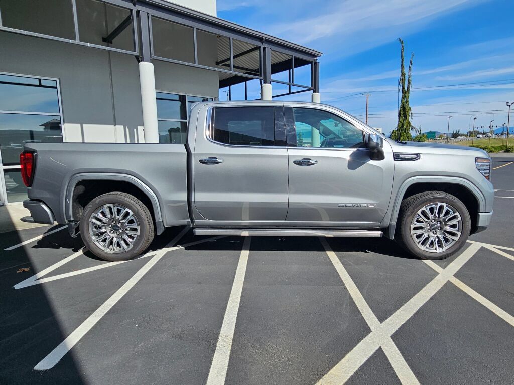 Used 2023 GMC Sierra 1500 Denali Ultimate AWD/4WD image 6