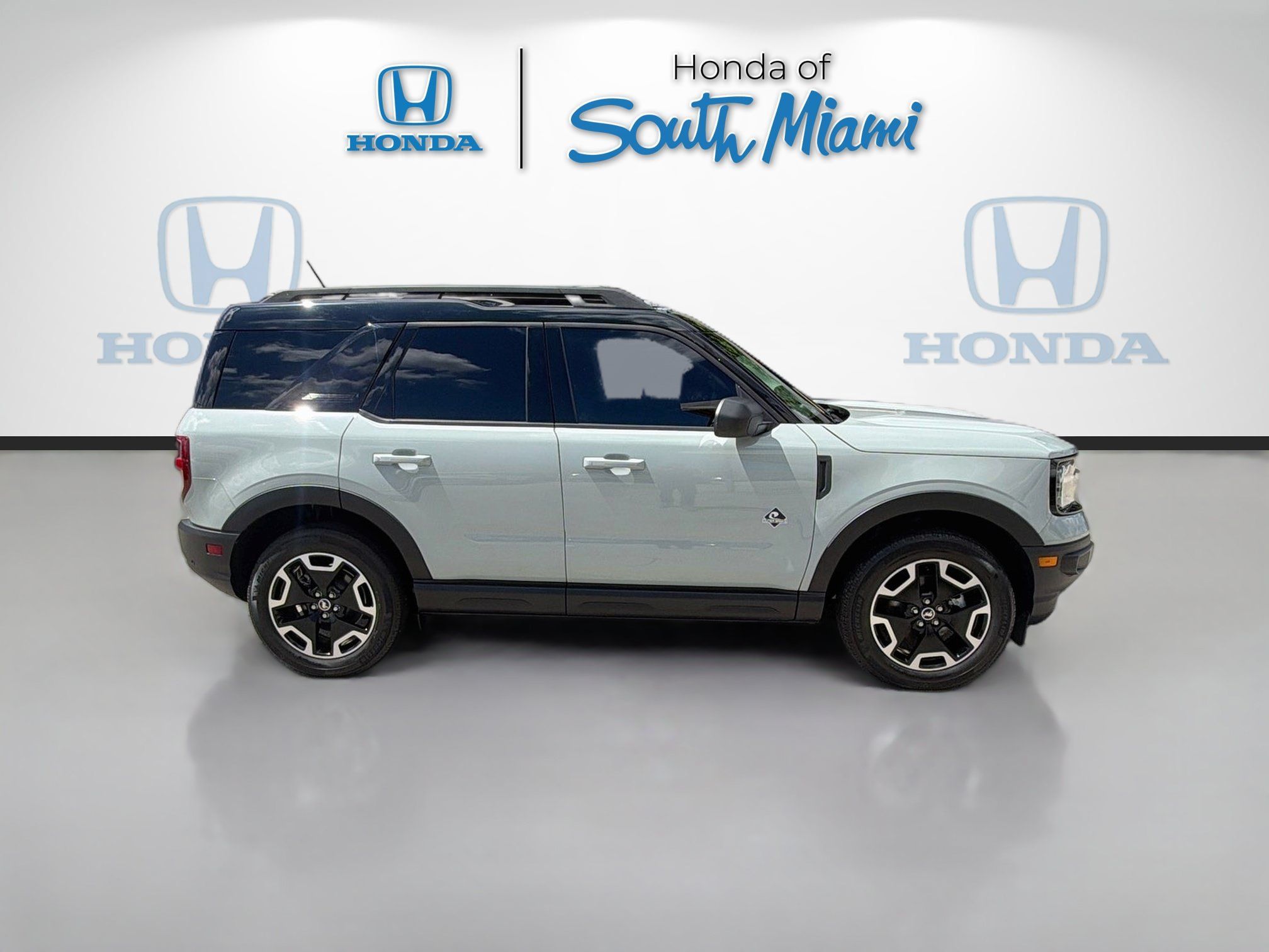 Used 2024 Ford Bronco Sport Outer Banks w/ Tech Package AWD/4WD image 8