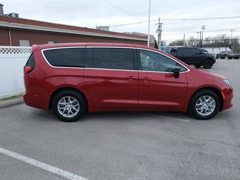 New 2026 Chrysler Voyager LX image 2