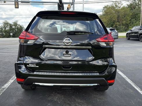 Used 2017 Nissan Rogue S AWD/4WD image 3