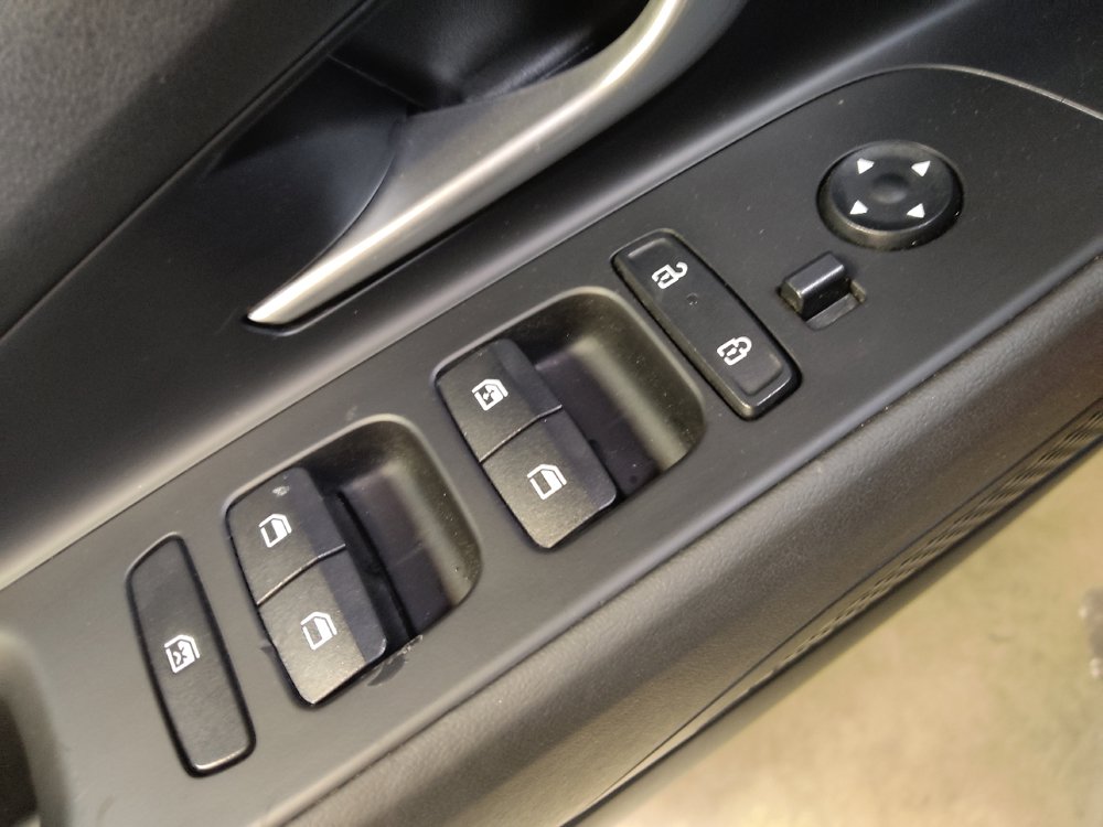 Used 2024 Hyundai Elantra SEL w/ Convenience Package FWD image 27