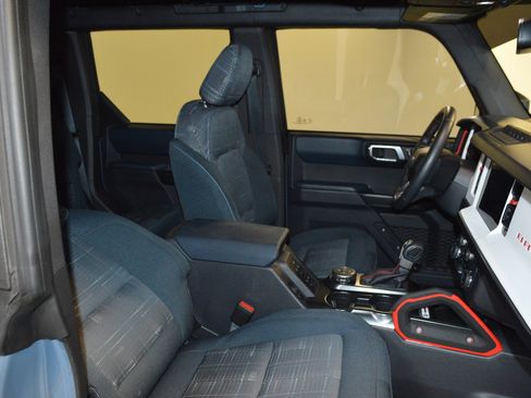 Used 2024 Ford Bronco Heritage Edition image 11