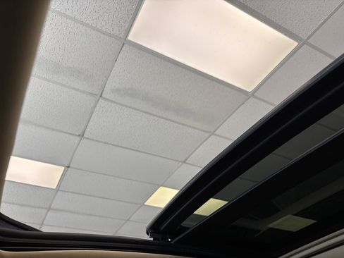 Used 2010 Buick LaCrosse CXL w/ Luxury Package image 17