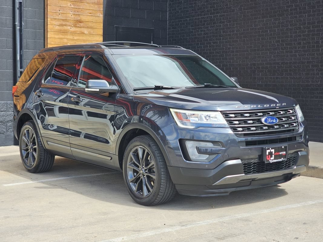 Used 2017 Ford Explorer XLT w/ Equipment Group 202A AWD/4WD image 8