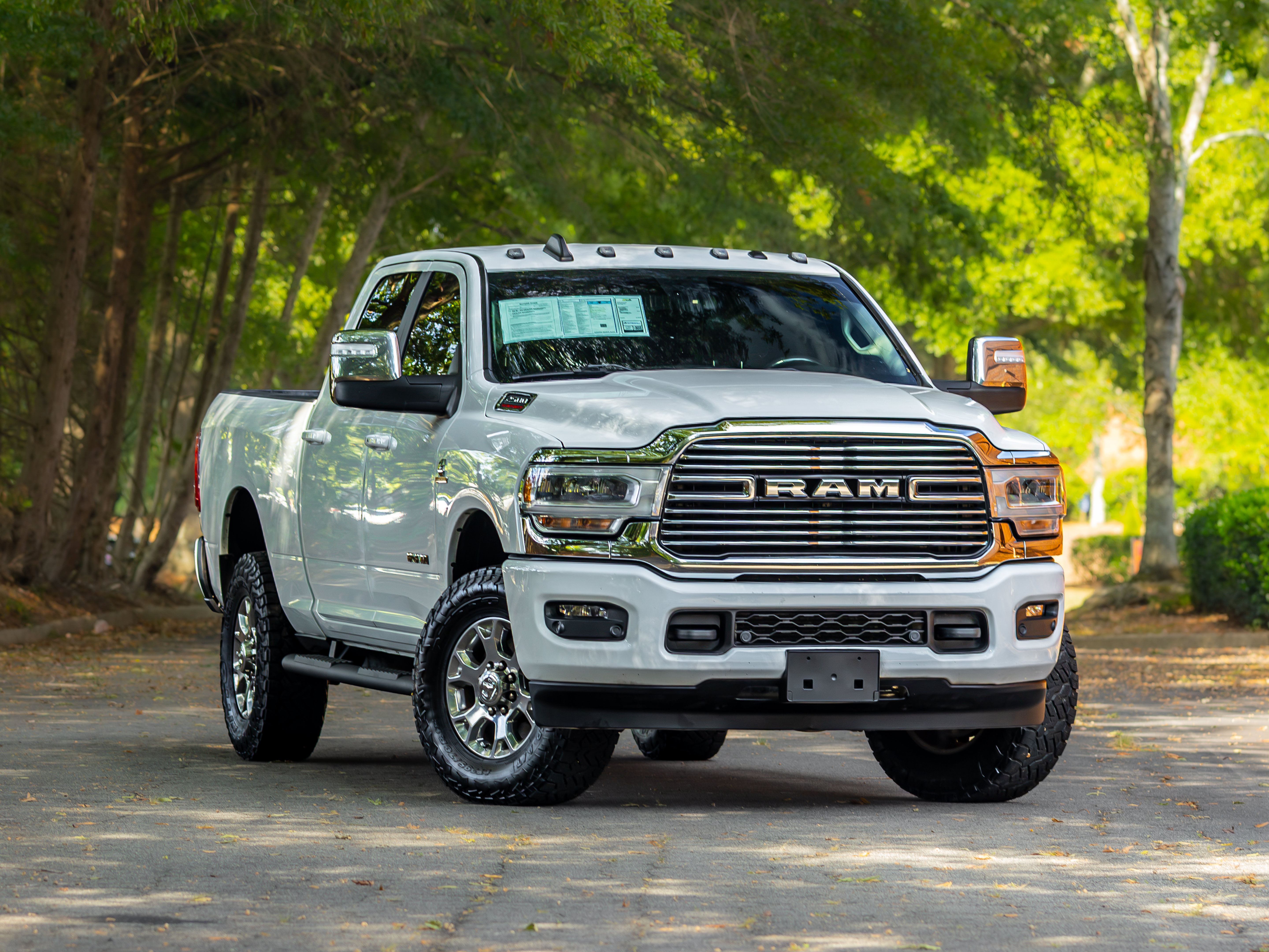 Used 2023 RAM 2500 Laramie AWD/4WD image 1