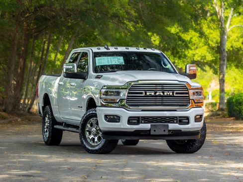 Used 2023 RAM 2500 Laramie AWD/4WD image 1