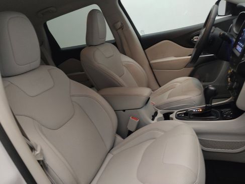 Used 2022 Jeep Cherokee Latitude Lux FWD image 21