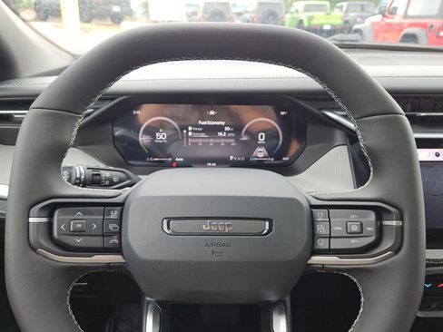 New 2026 Jeep Cherokee Laredo AWD/4WD image 21