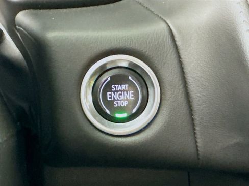 Used 2023 Chevrolet Suburban Z71 AWD/4WD image 36