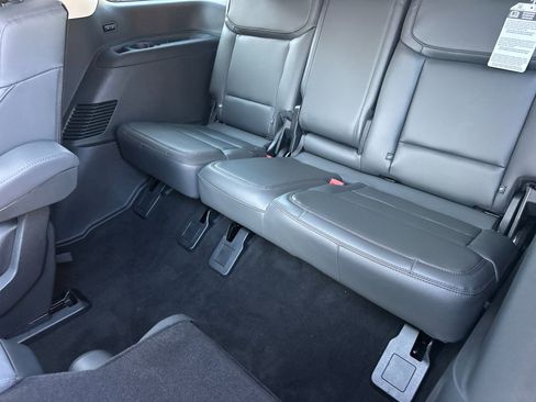 New 2025 Ford Expedition Active image 16