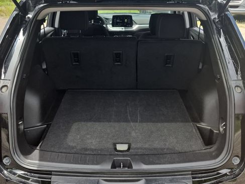 Used 2025 Chevrolet Blazer LT FWD image 28