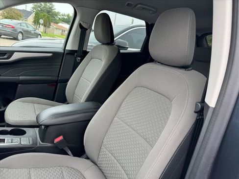 Used 2022 Ford Escape SE image 9