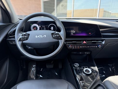 Used 2025 Kia Niro Wind FWD image 16