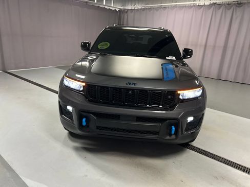 Used 2024 Jeep Grand Cherokee Trailhawk w/ Advanced Protech Group II AWD/4WD image 2