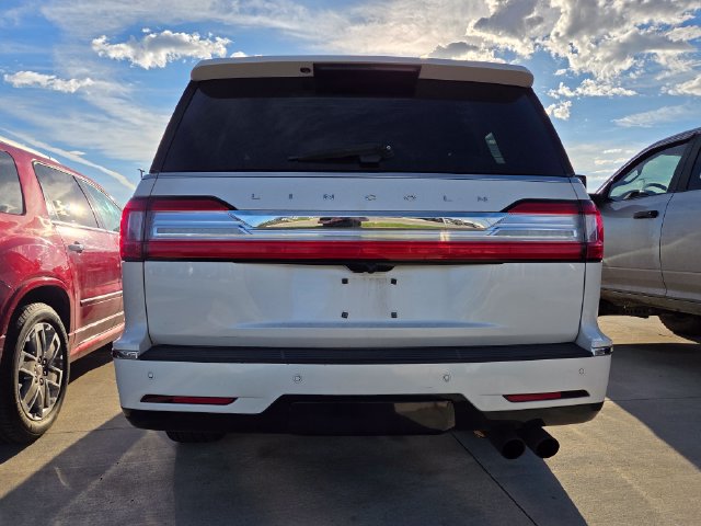 Used 2019 Lincoln Navigator Reserve AWD/4WD image 2