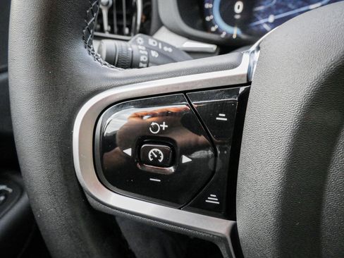 Used 2025 Volvo XC60 B5 Plus w/ Climate Package image 19