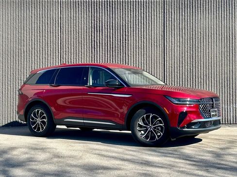 New 2026 Lincoln Nautilus Premier image 8