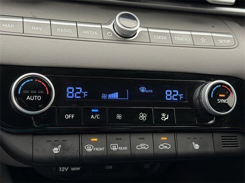 Used 2023 Hyundai Elantra SEL w/ Convenience Package image 18