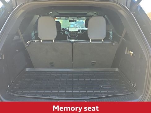 Used 2025 Ford Explorer ST image 15