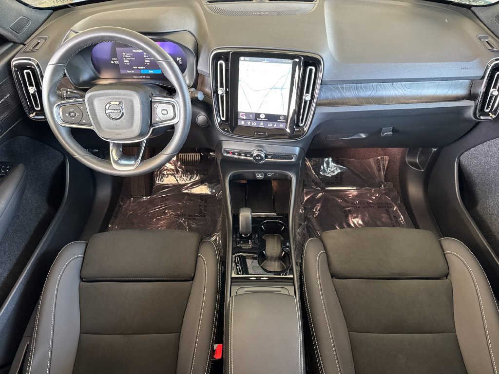 Certified 2023 Volvo C40 P8 Recharge Ultimate w/ Protection Package Premier AWD/4WD image 12